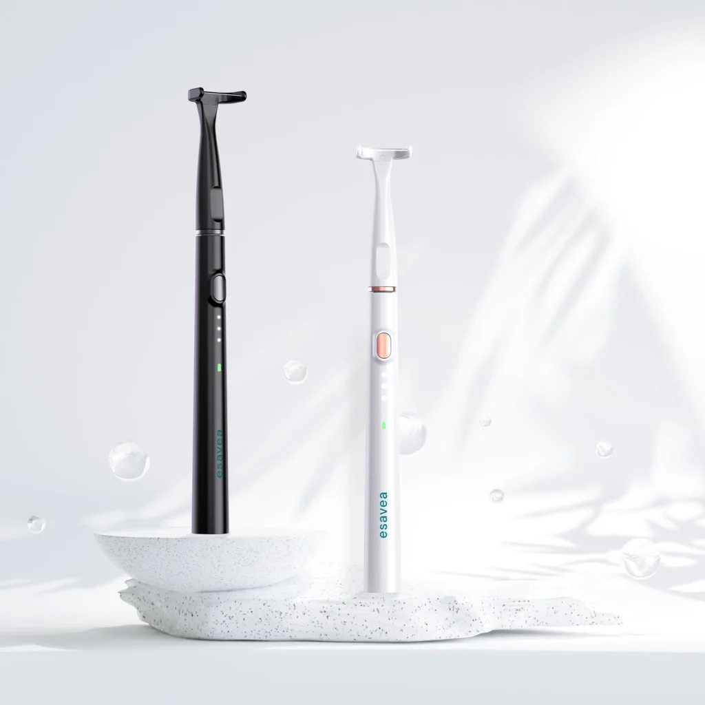 Zwei esaflosser One von esavea in schwarz und weiß auf einem Podest.